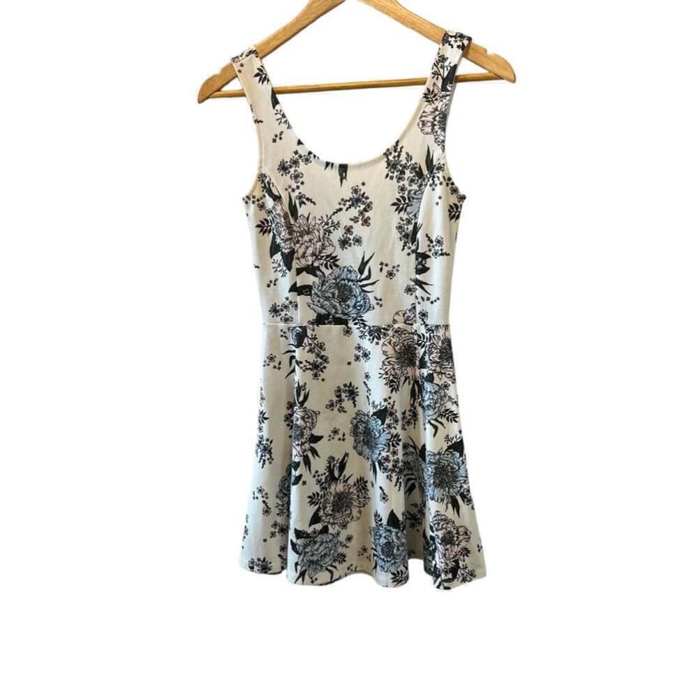 H&M White Floral Print Scoop Neck Sleeveless Short Stretch Dress 4